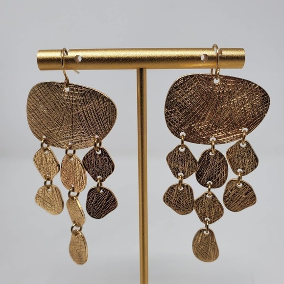 Fashion Jewelry Women Gold Tone Dangle Textured Chandelier Earring - Picture 2 of 5